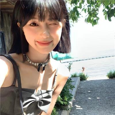 金发女郎 封面
